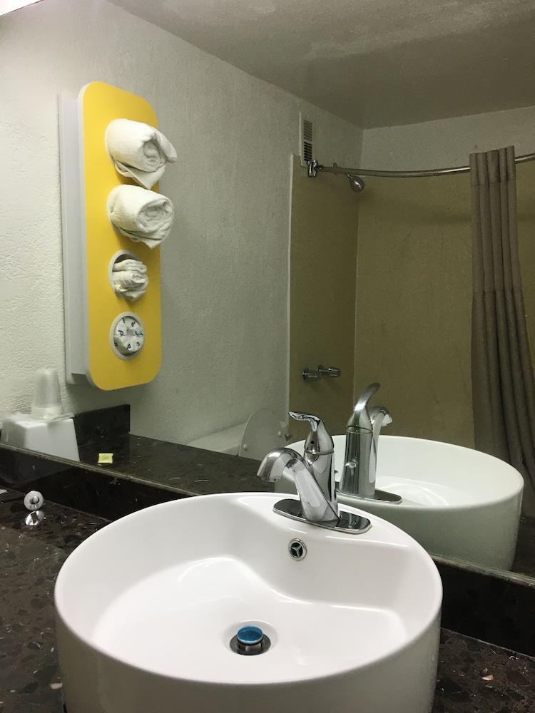 Days Inn Melrose Park/O'Hare South Екстериор снимка